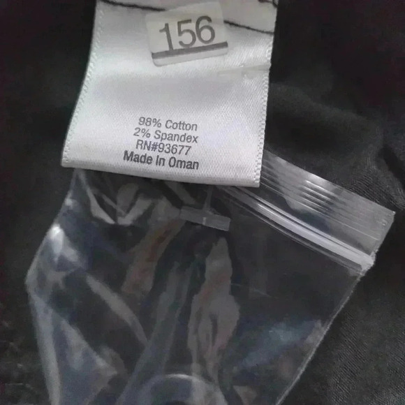 St.John's Bay | black secretly slender mid rise capri - Picture 6 of 7